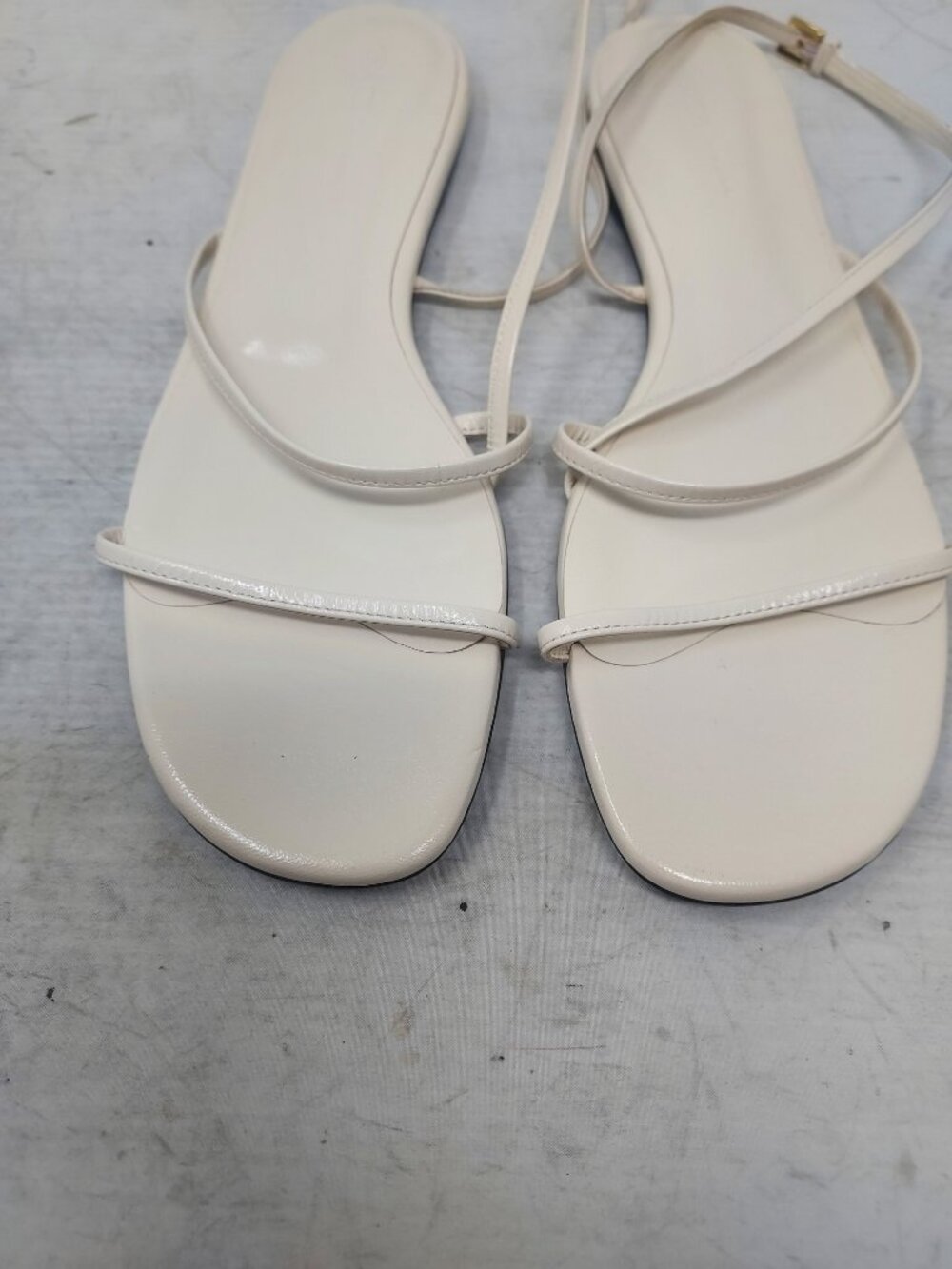 Khaite White Flat Loop Flat Sandal - Picture 9 of 10